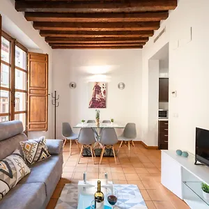 Elvira 60 Homes Apartment