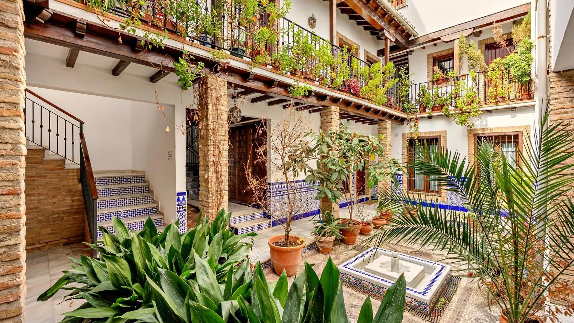 Tuguest Nazari Caldereria Apartments - Free Parking Granada Spain